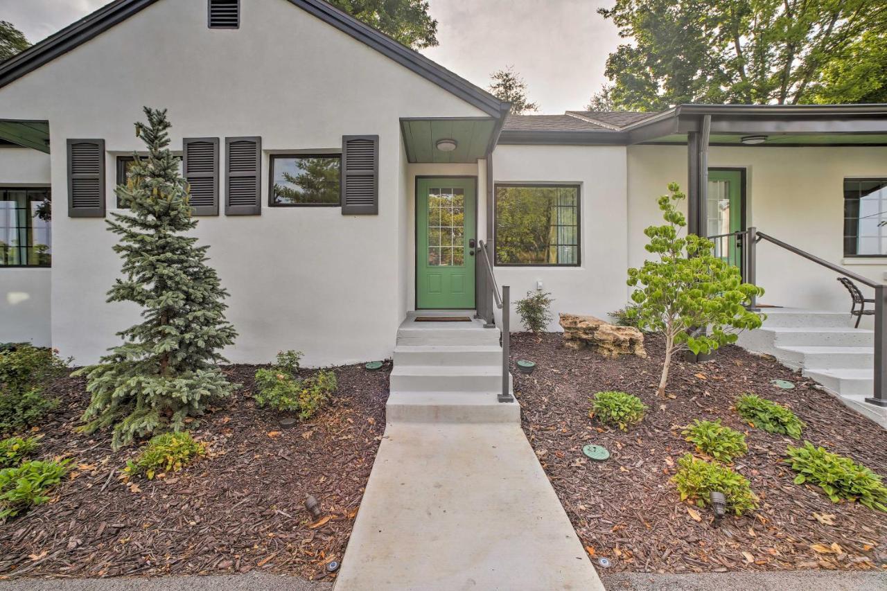 Downtown Branson Cottage With Pool Access! Exterior photo