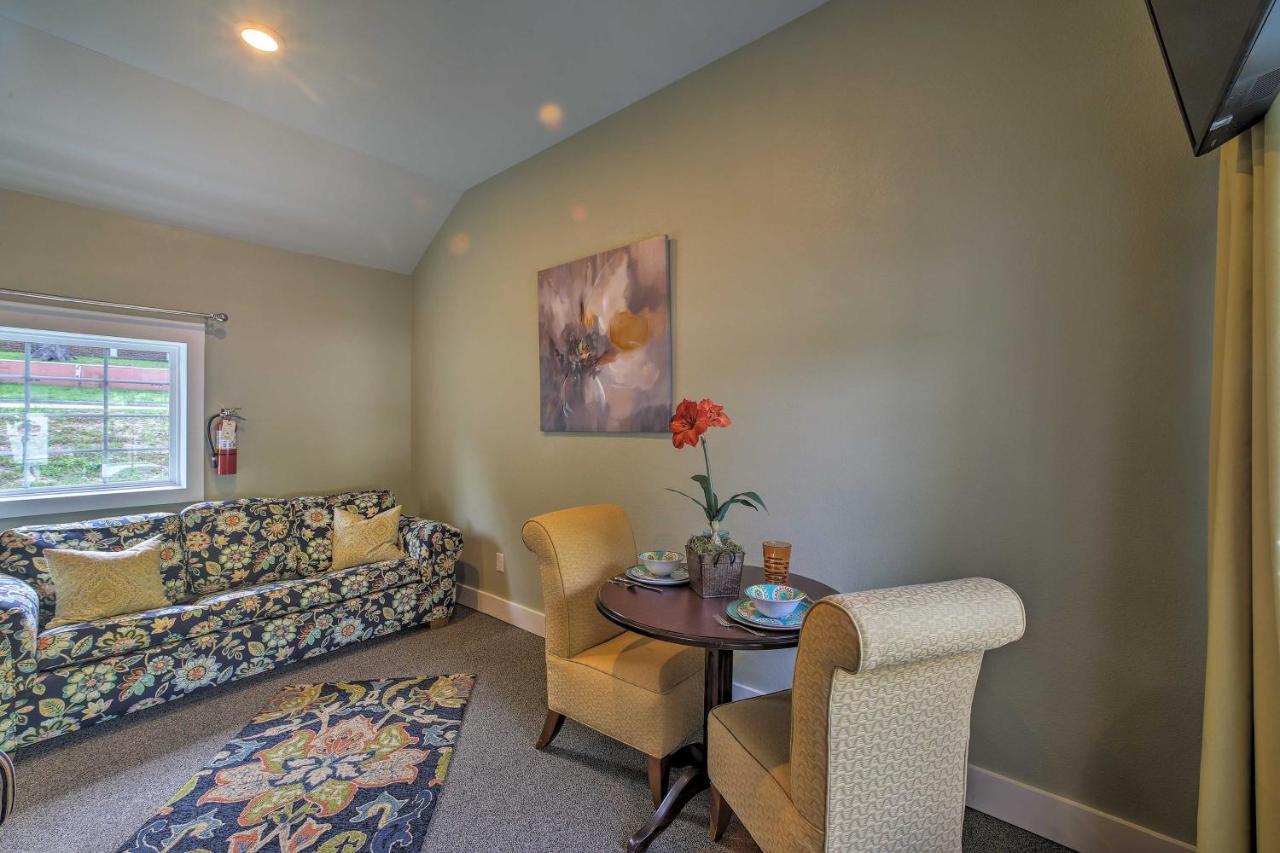 Downtown Branson Cottage With Pool Access! Exterior photo