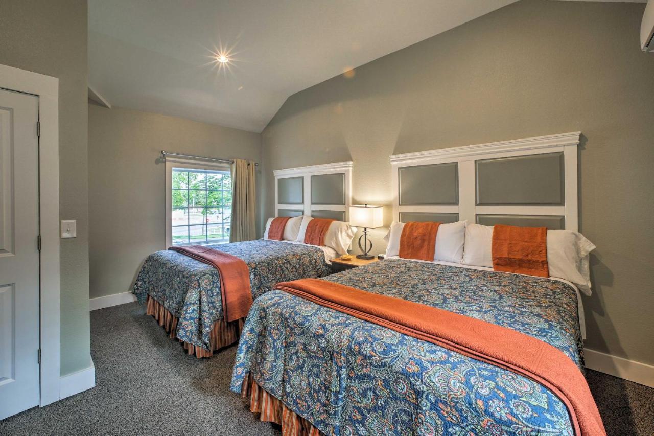 Downtown Branson Cottage With Pool Access! Exterior photo