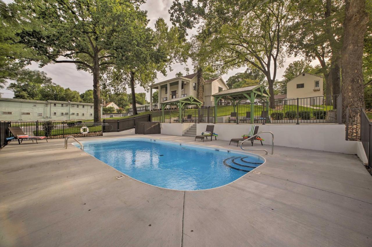 Downtown Branson Cottage With Pool Access! Exterior photo