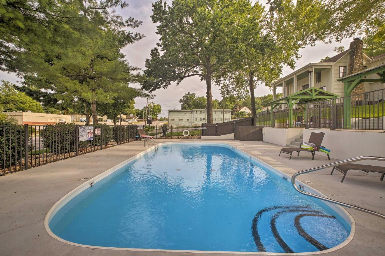 Downtown Branson Cottage With Pool Access! Exterior photo